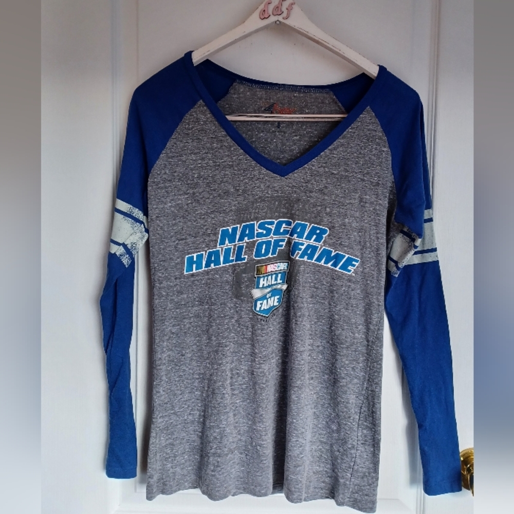 WOMENS SIZE SMALL 4her LONG SLEEVE V-NECK NASCAR HALL OF FAME CHARLOTTE TSHIRT
